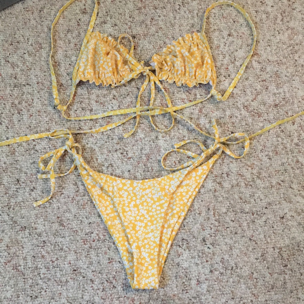 Shein Yellow Flower Bikini Size Small